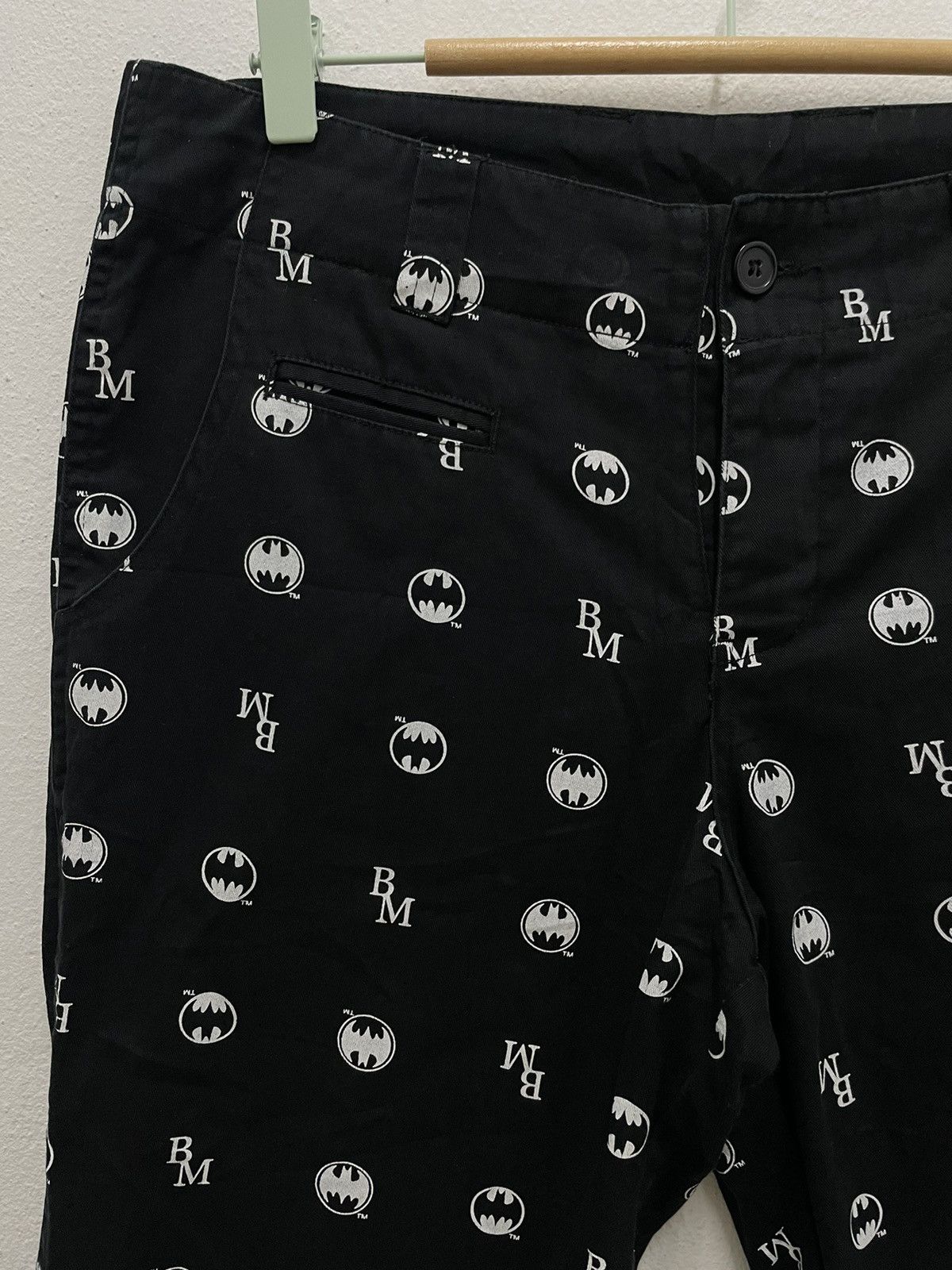 DC Comics × Japanese Brand × semanticdesign Rare💥Semantic Design X DC Comics Batman Short Pant Fullprint Size US 32 / EU 48 - 4 Thumbnail
