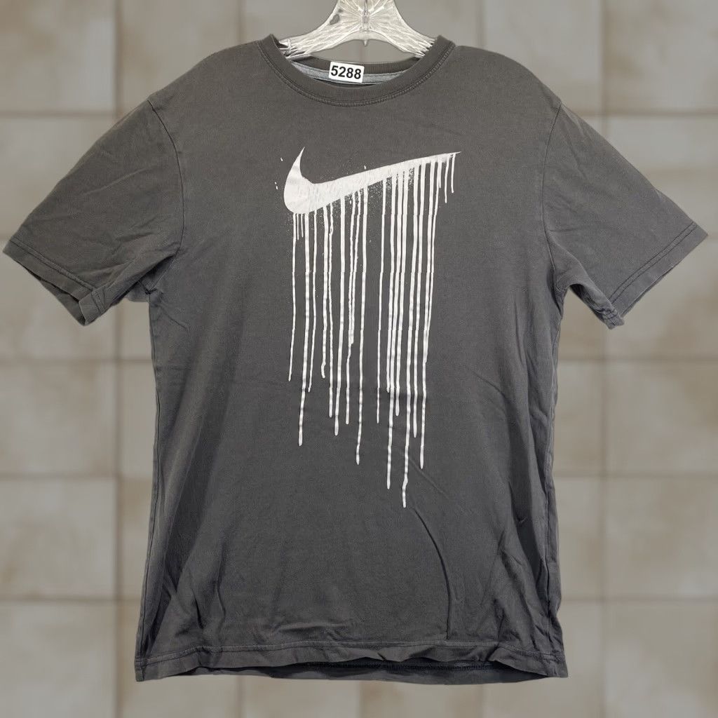 Nike VINTAGE Nike The Athletic Dept T-Shirt Mens Small Crew Neck Graphic Print Black 00s Outdoor Running Size US S / EU 44-46 / 1 - 1 Thumbnail