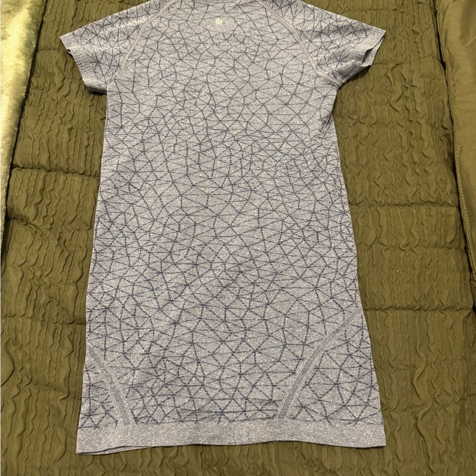 Lululemon 111 - Lululemon Swiftly Tech Short Sleeve Crew size 4 Size 27" / US 4 / IT 40 - 3 Thumbnail
