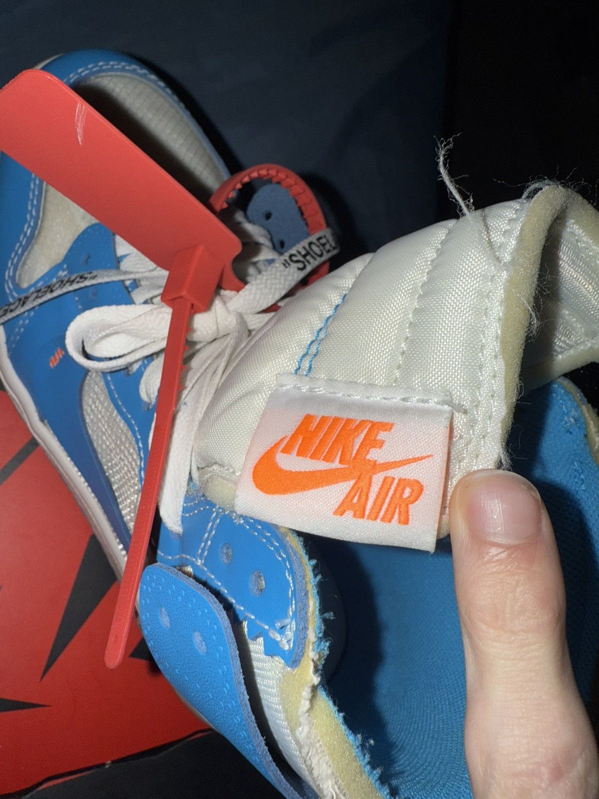 Jordan Brand × Nike × Off-White Jordan 1 retro high off-white university blue Size US 8 / EU 41 - 6 Thumbnail