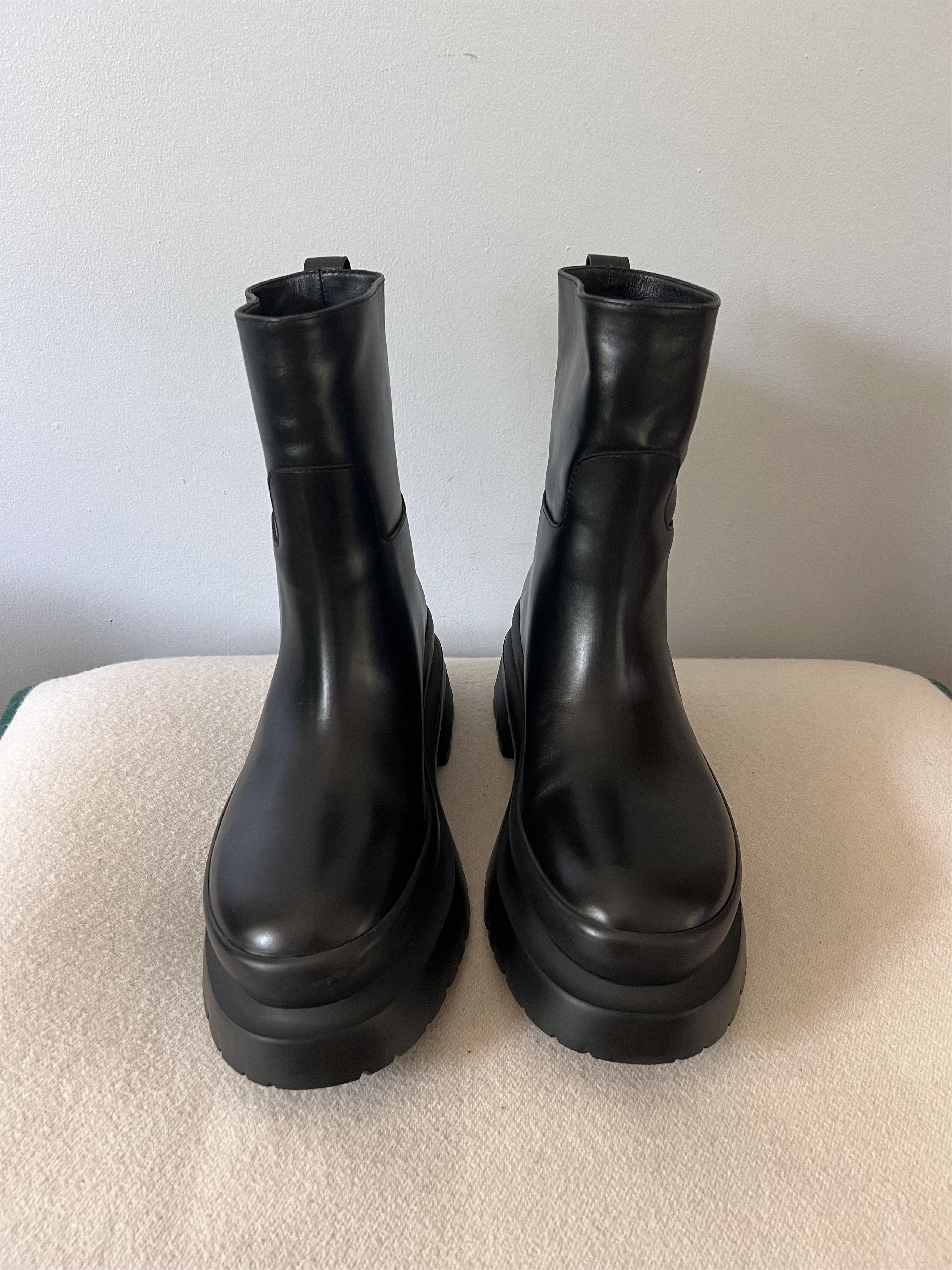 Valentino Valentino Garavani Rockstud Leather Ankle Boots Size US 9 / EU 42 - 4 Thumbnail