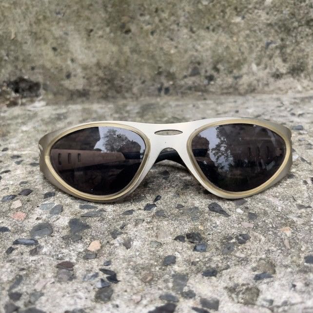Vintage Retro Y2K Metal Oakley Style Alien Glasses
