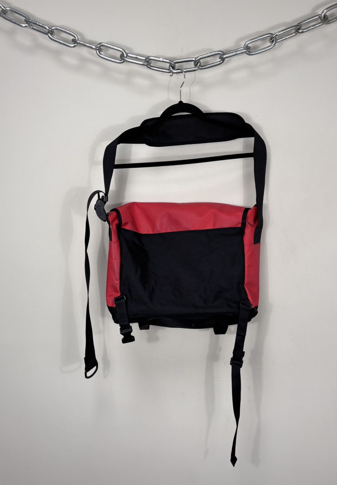 The North Face The North Face Base Camp Voyager Messenger Bag Red Outdoor Size ONE SIZE - 19 Thumbnail