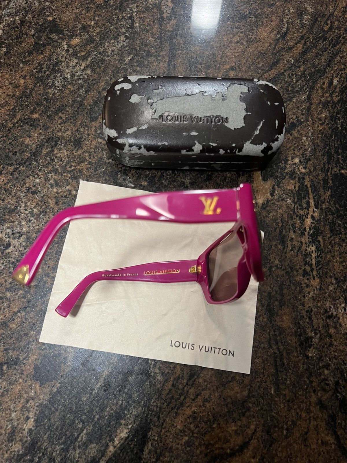 Louis Vuitton SEND OFFER ❗️Louis Vuitton Bindi Sunglasses Size ONE SIZE - 8 Thumbnail