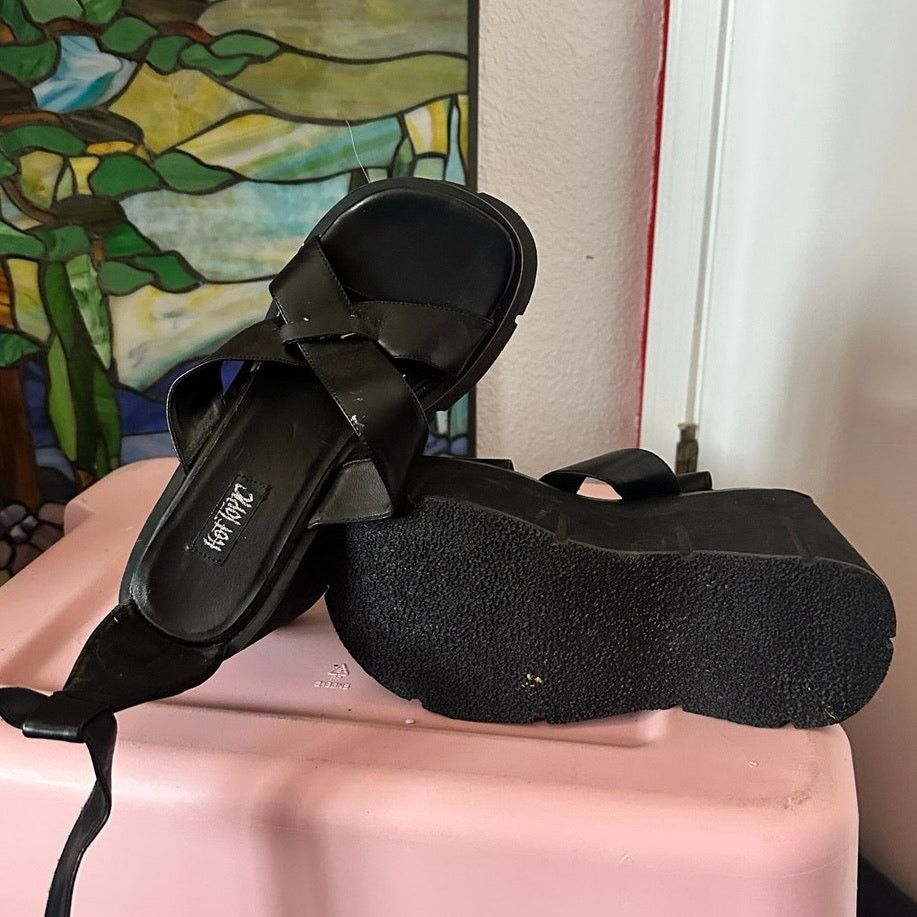 Other vintage hot topic platform pelather strappy sandals Size US 8 / IT 38 - 6 Thumbnail