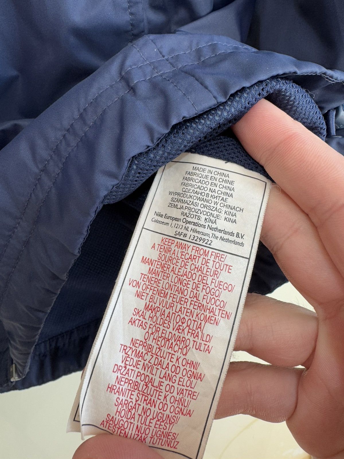 Nike × Vintage Nike Vintage Nylon Track Windbreaker Jacket Navy Drill Y2K Size US L / EU 52-54 / 3 - 17 Thumbnail