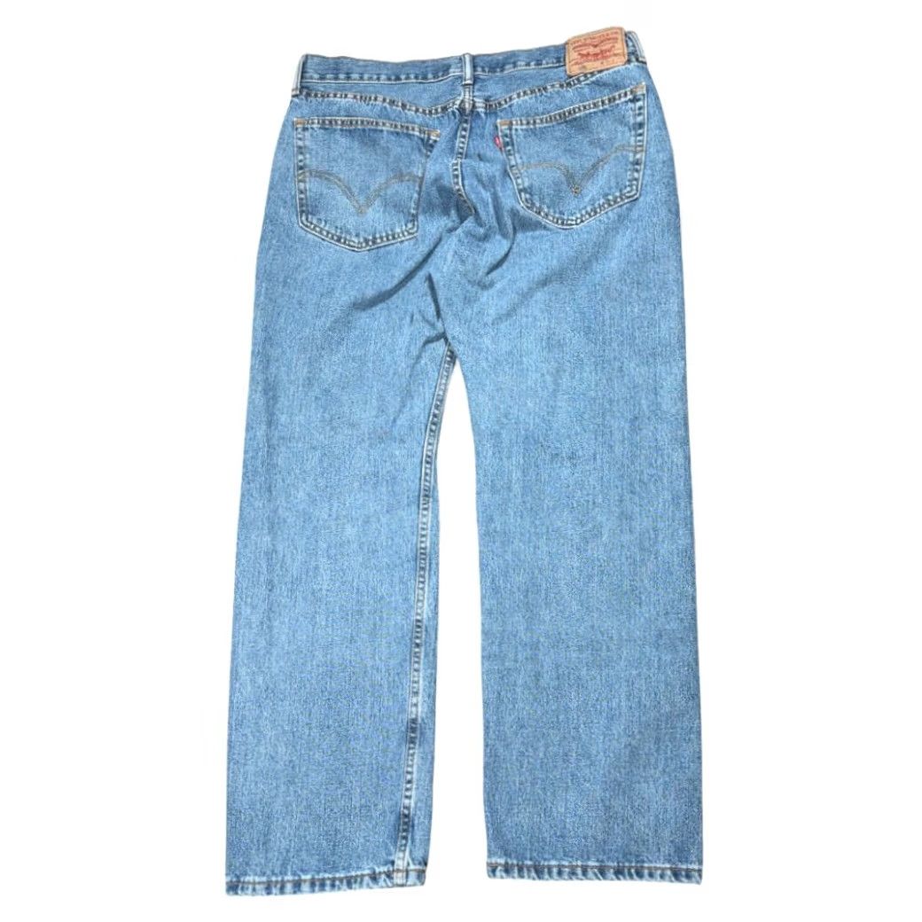 Levi's VINTAGE Levi's 505 Jeans Mens 36x29 Blue Regular Straight Light Wash Denim Y2K Size US 36 / EU 52 - 2 Thumbnail
