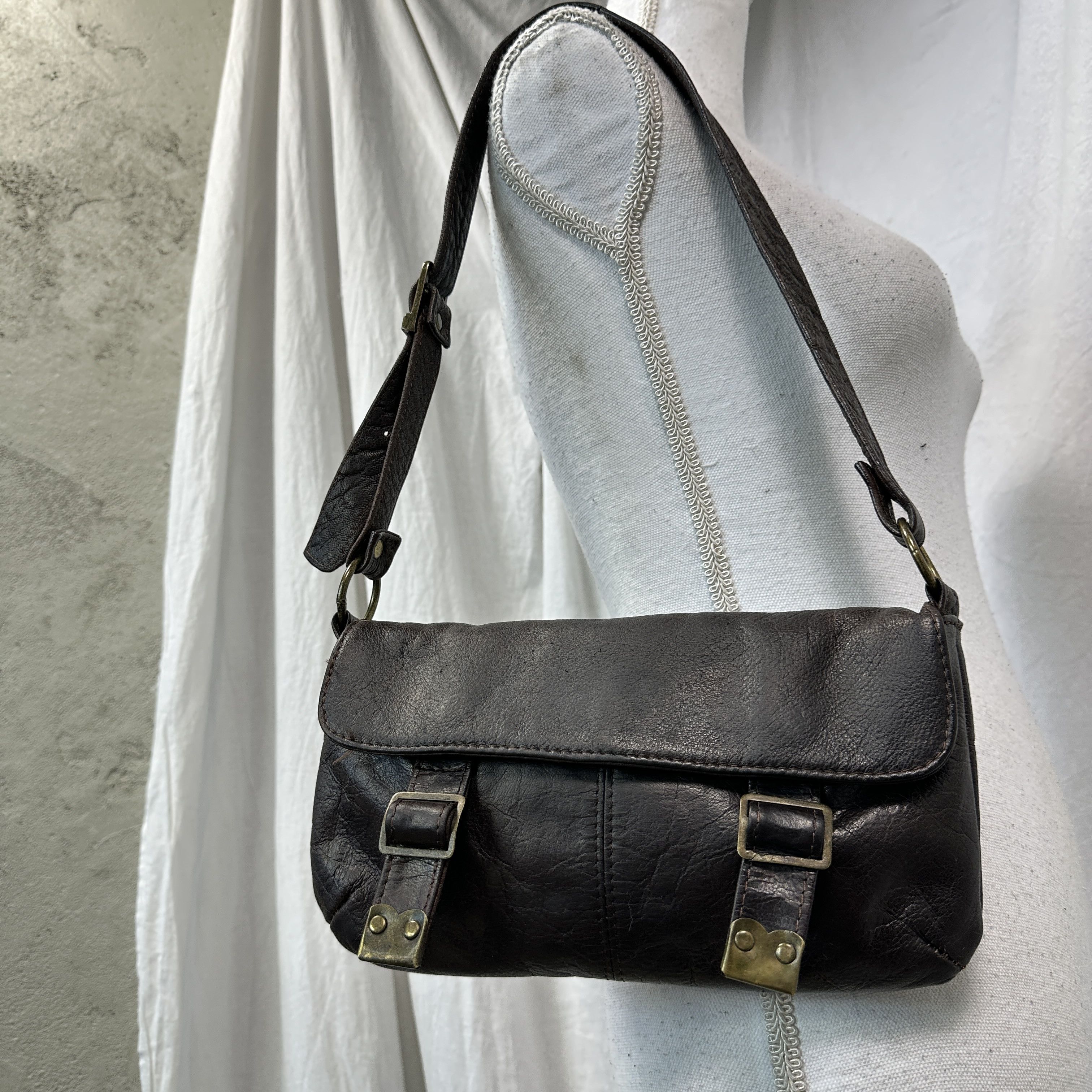 Vintage Vintage Leather Buckled Baguette Shoulder Bag Y2K Size ONE SIZE - 6 Thumbnail