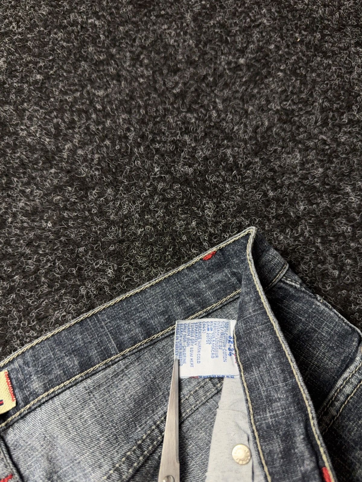 Tommy Hilfiger Retro 90s Tommy Hilfiger Denim Y2K Flare Jeans Low Rise Blue Size 29" - 11 Thumbnail