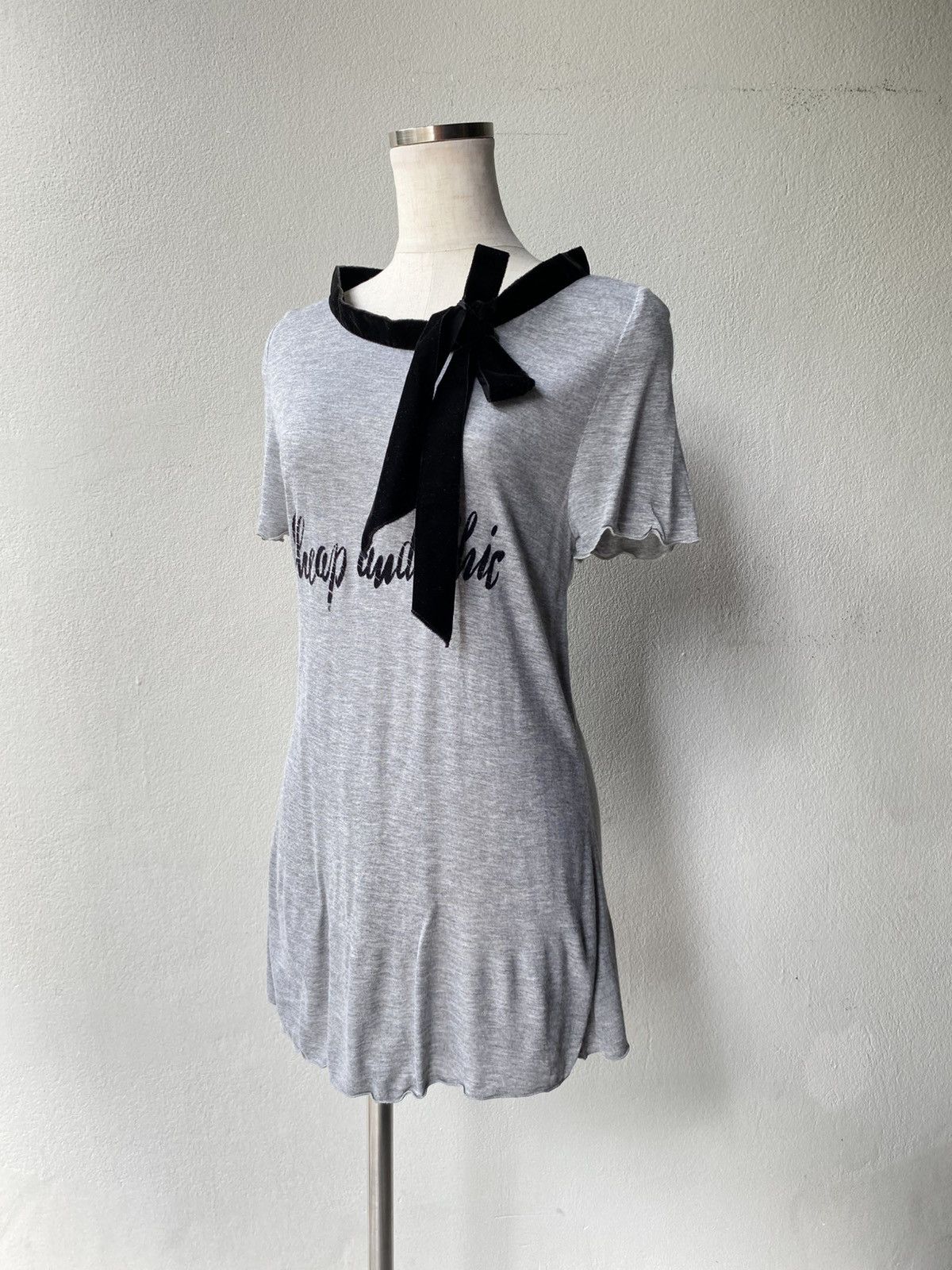 Moschino MOSCHINO Grey Velvet T-Shirt with Black Logo Print. Size ONE SIZE - 12 Thumbnail