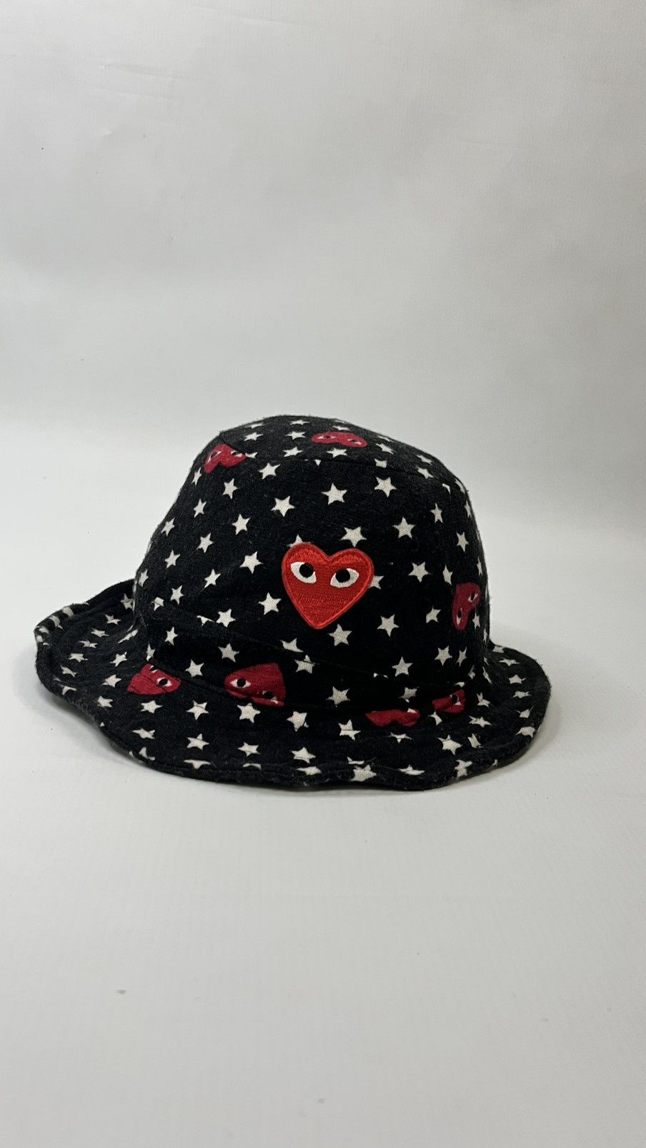 Comme des Garcons PLAY Gorro Piluso (Bucket Hat) Comme des Garçons PLAY Size ONE SIZE - 1 Thumbnail