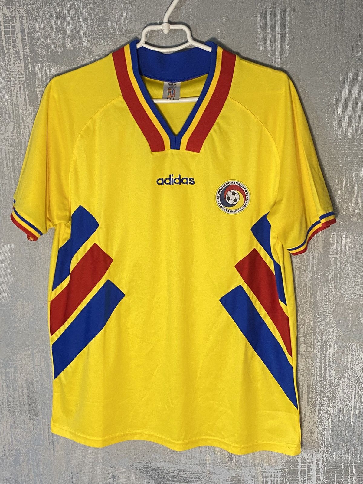 Adidas Vintage Romania Adidas Soccer Jersey 1994 Home Football kit Size US L / EU 52-54 / 3 - 1 Thumbnail