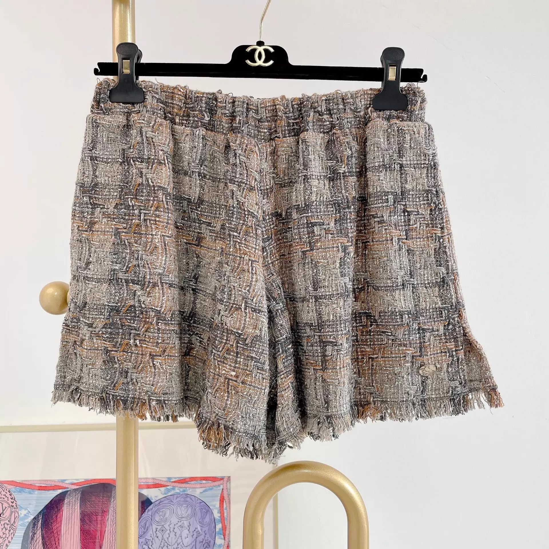 Chanel CHANEL Greek Collection Woven Tweed Shorts 36 Size 26" / US 2 / IT 38 - 1 Thumbnail