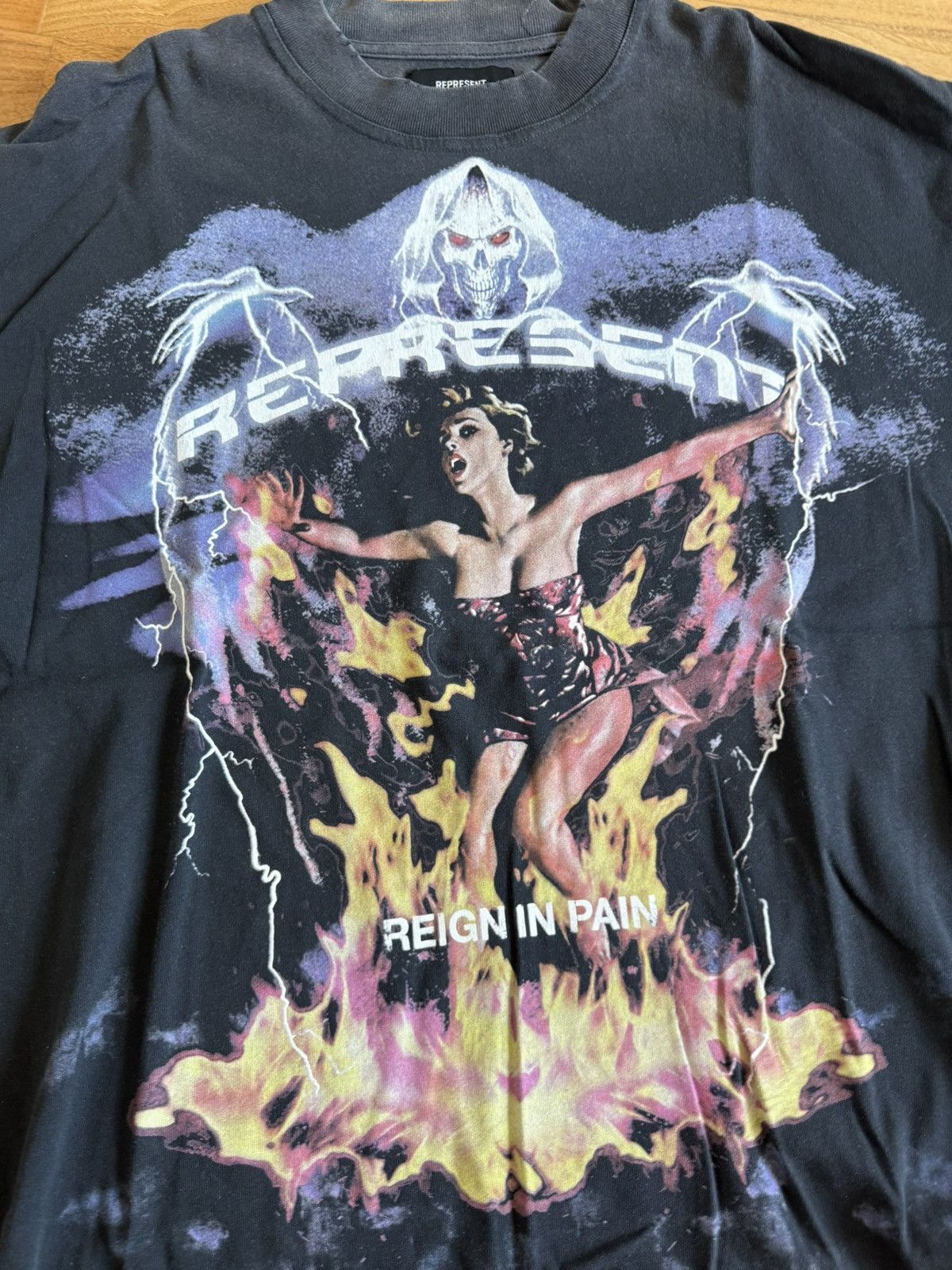 Represent Clo. Represent clo. Reign in pain tee Size US XL / EU 56 / 4 - 2 Thumbnail