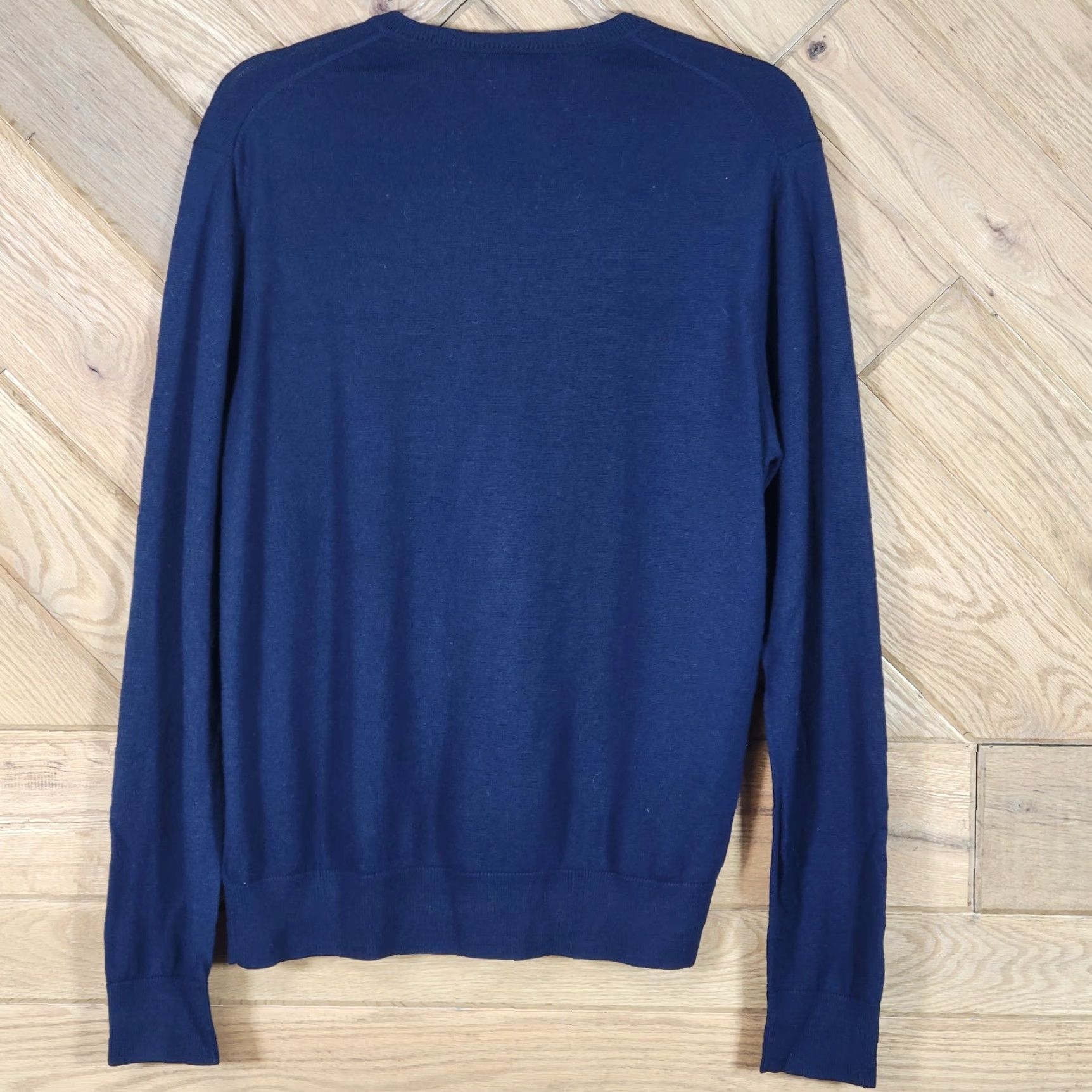 Banana Republic VINTAGE Banana Republic Mens Pullover Sweater Merino Wool V-Neck Size M Black Size US M / EU 48-50 / 2 - 5 Thumbnail