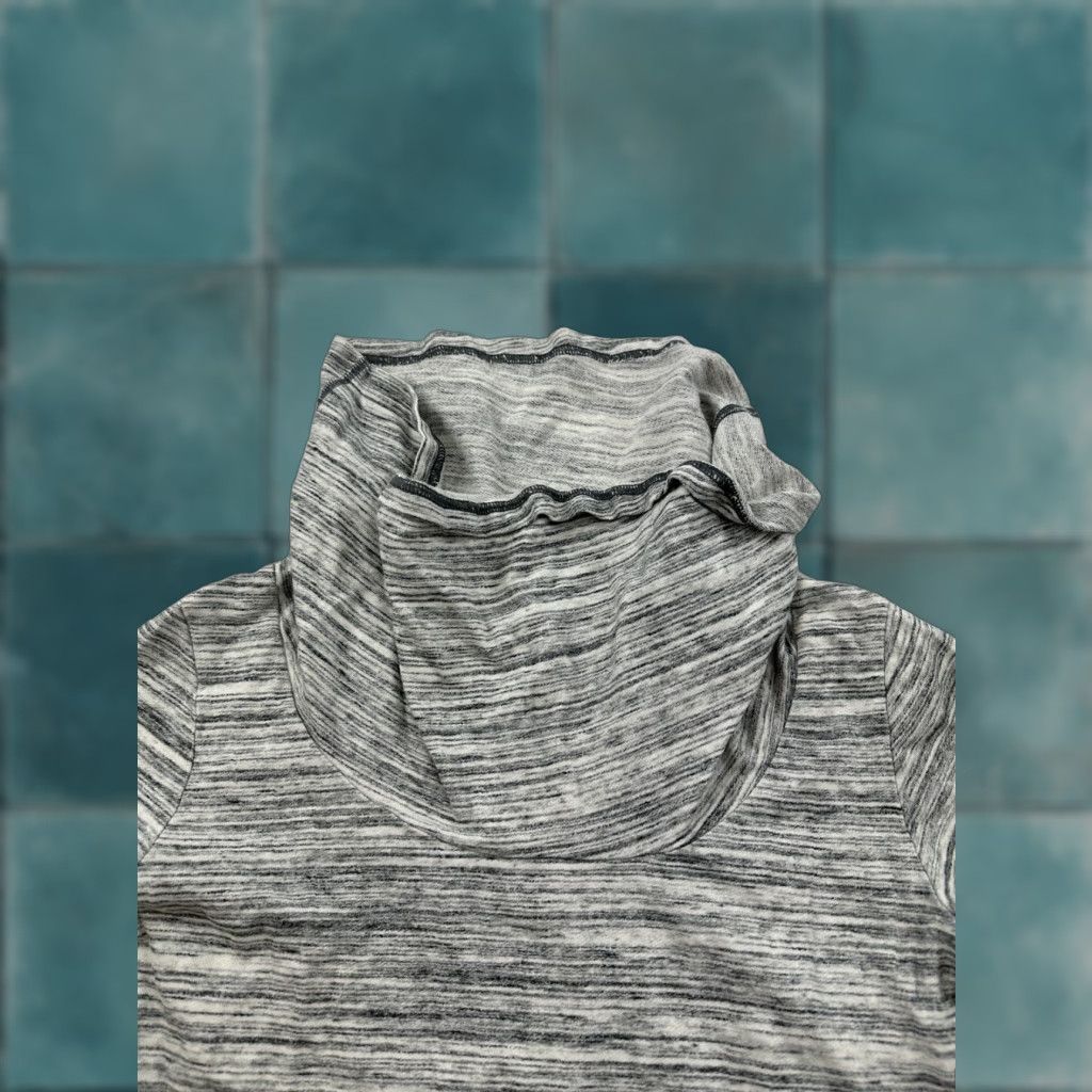 Vintage Lucy Sweatshirt Womens Medium Gray Cowl Neck Pullover Lightweight Activewear Size M / US 6-8 / IT 42-44 - 1 Thumbnail