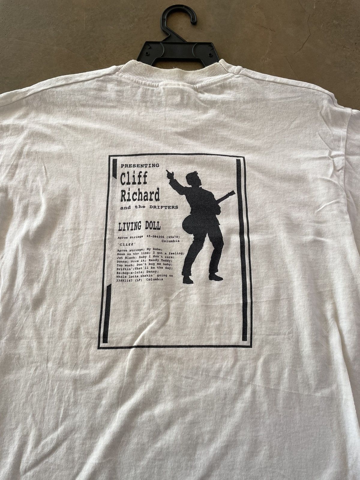 Band Tees CLIFF RICHARD LEGENDARY TOUR Size US L / EU 52-54 / 3 - 6 Thumbnail