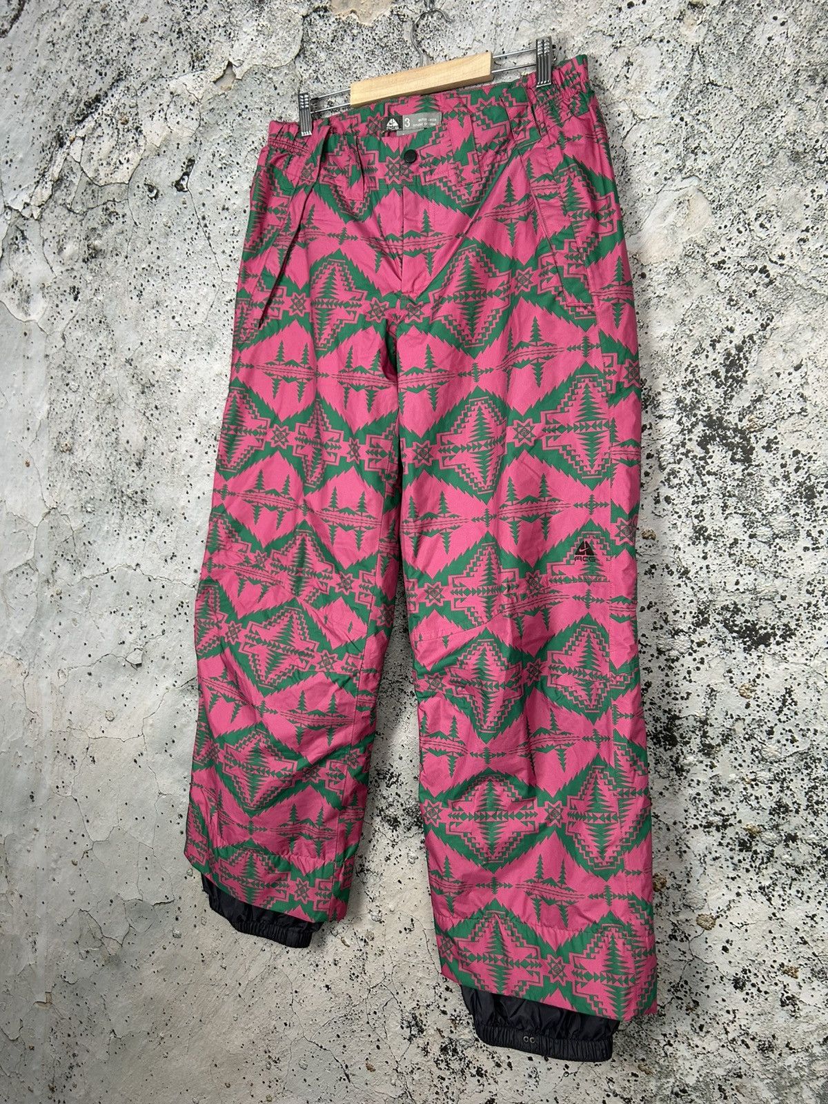 Nike ACG Vintage Nike ACG Snowboarding Outdoor Pants Rare Hype Pink Size US 32 / EU 48 - 2 Thumbnail