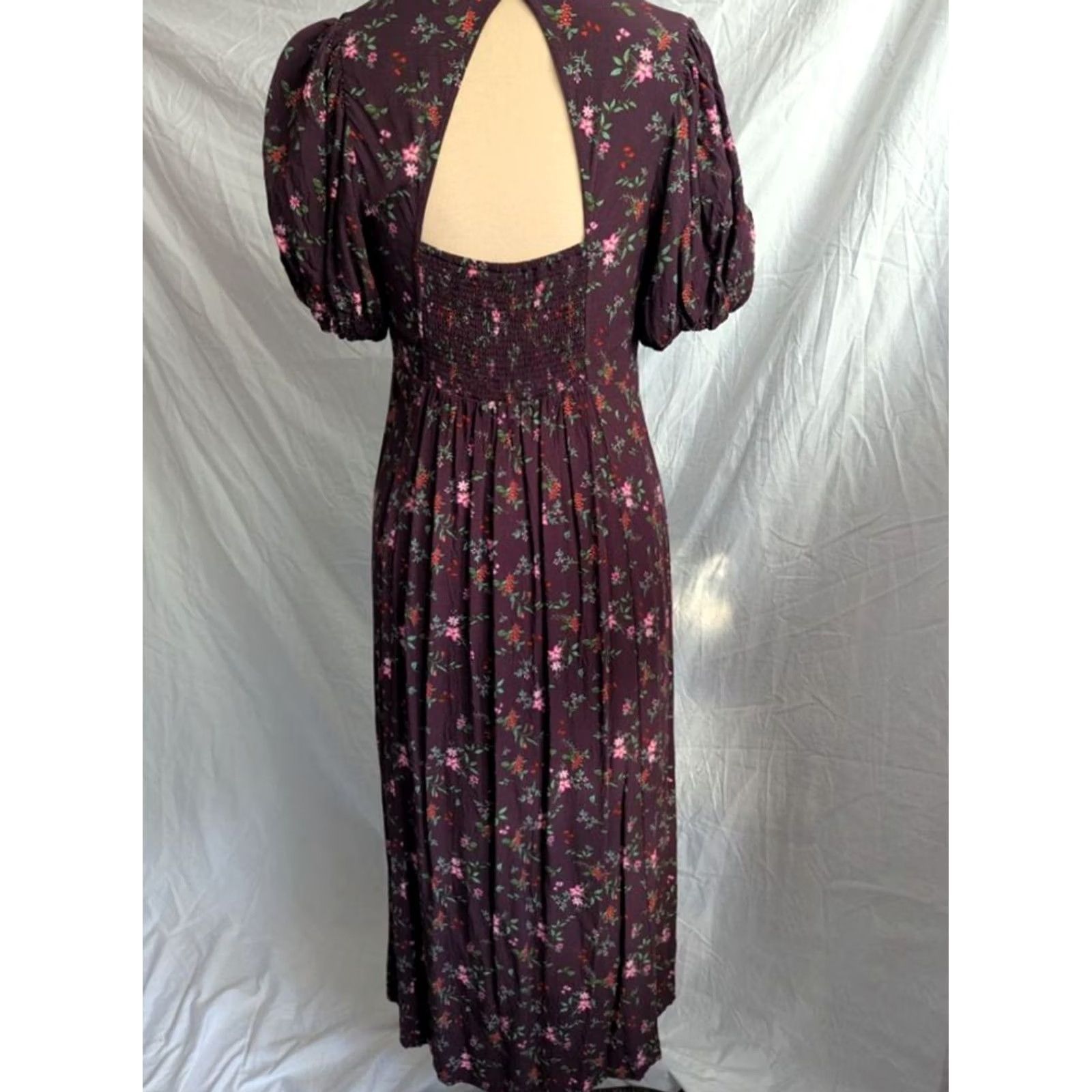 Old Navy Old Navy Womens MP Plum Floral Puff Sleeve Cutout Back Midi Dress Cottagecore Size M / US 6-8 / IT 42-44 - 3 Thumbnail