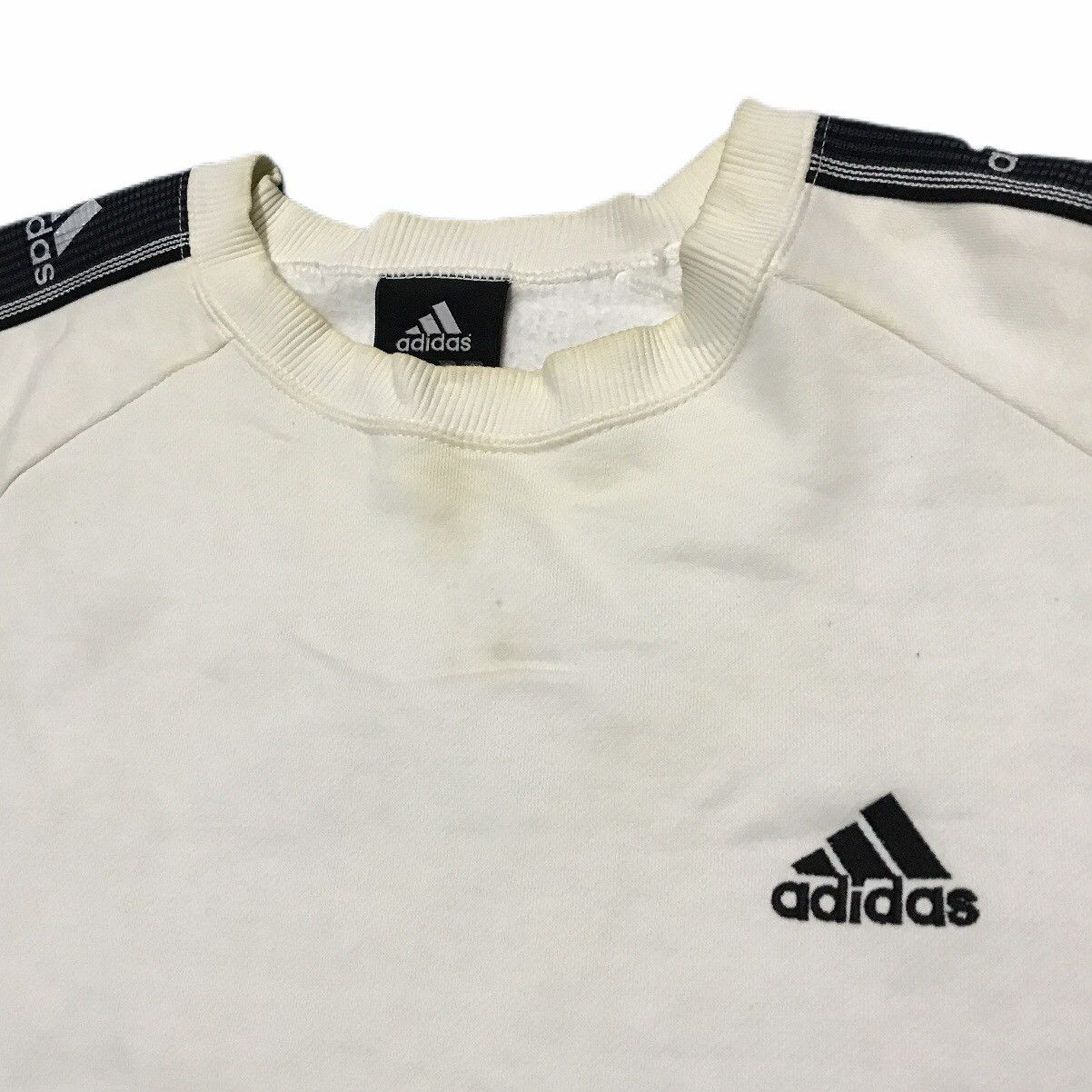 Adidas adidas white/black stripe sweather Size US M / EU 48-50 / 2 - 3 Thumbnail