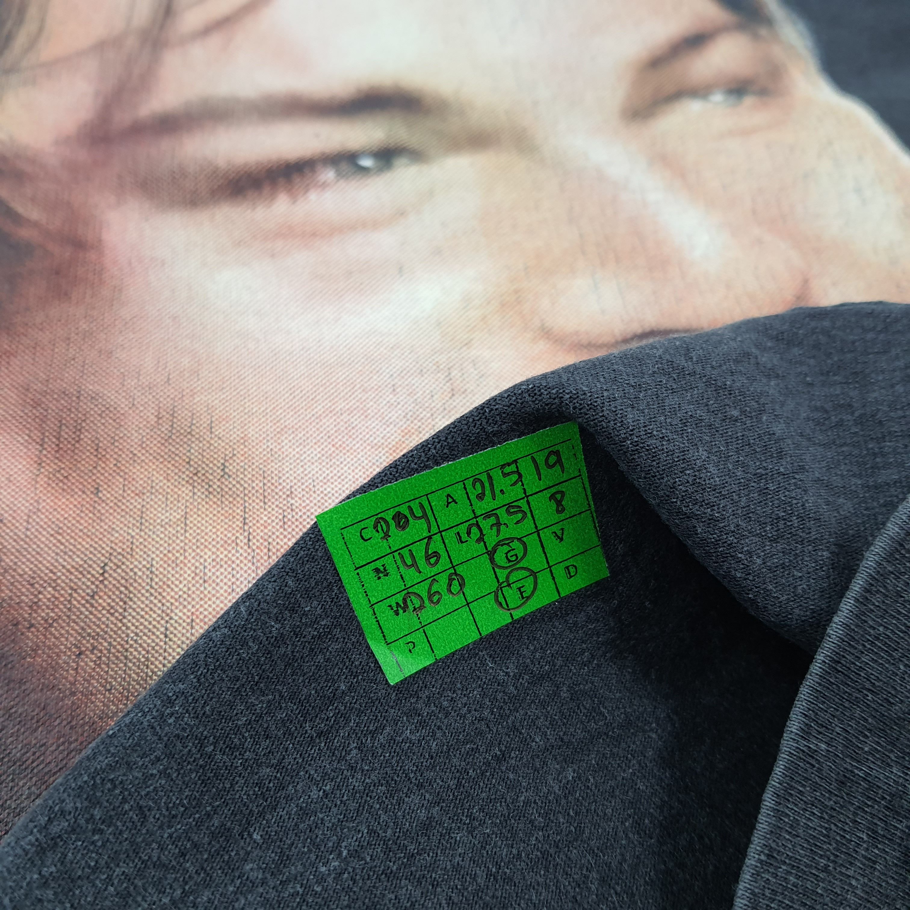 Vintage Vintage Titanic Leonardo Kate Winslet America Movie Tshirt Size US L / EU 52-54 / 3 - 9 Thumbnail