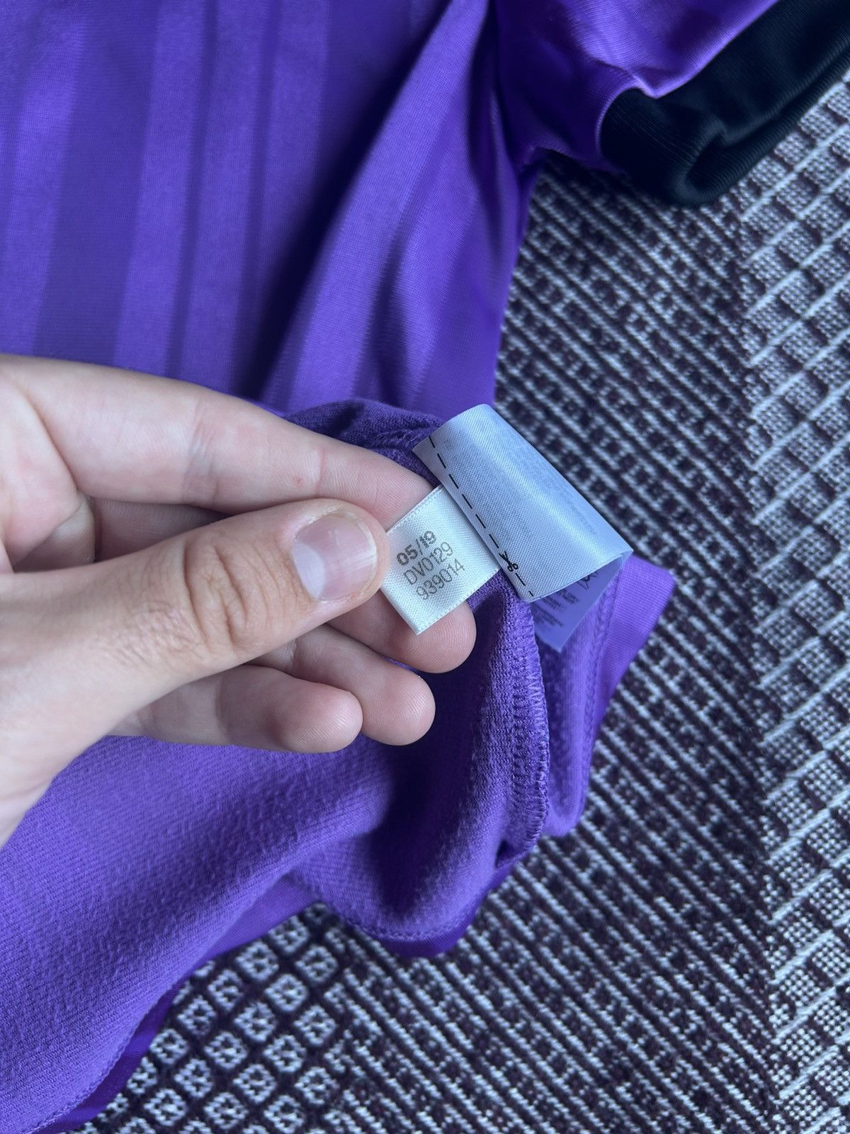Adidas Adidas Firebird Striped Purple T-Shirt Unisex Streetwear Size US S / EU 44-46 / 1 - 7 Thumbnail