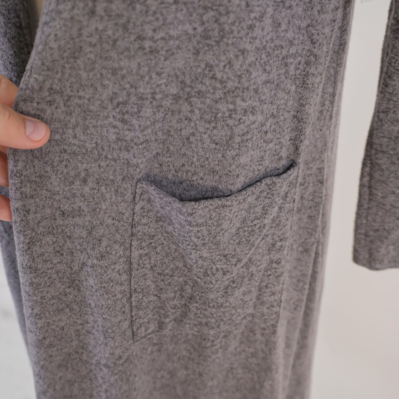 Designer NEW LuLaRoe Sarah XS Gray Cardigan W/ Pockets Long Sleeve Size XS / US 0-2 / IT 36-38 - 2 Thumbnail