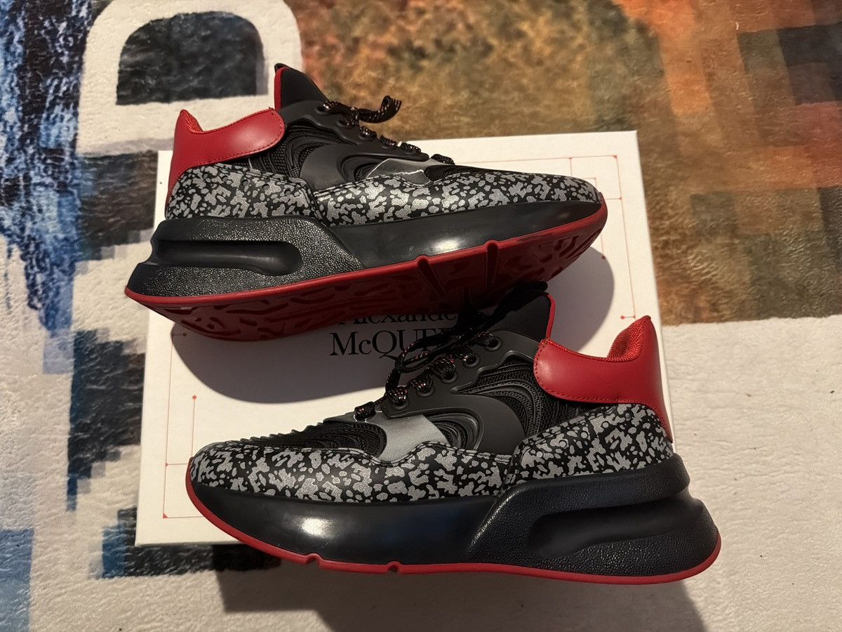 Alexander McQueen Alexander McQueen Black and Red Sneakers Size US 8 / EU 41 - 1 Thumbnail
