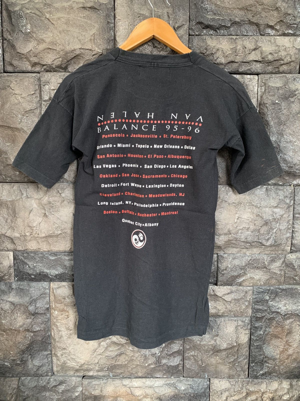 Band Tees × Vintage Vintage 90s Van Halen Balance Tour Rock Band T shirt Size US S / EU 44-46 / 1 - 6 Thumbnail
