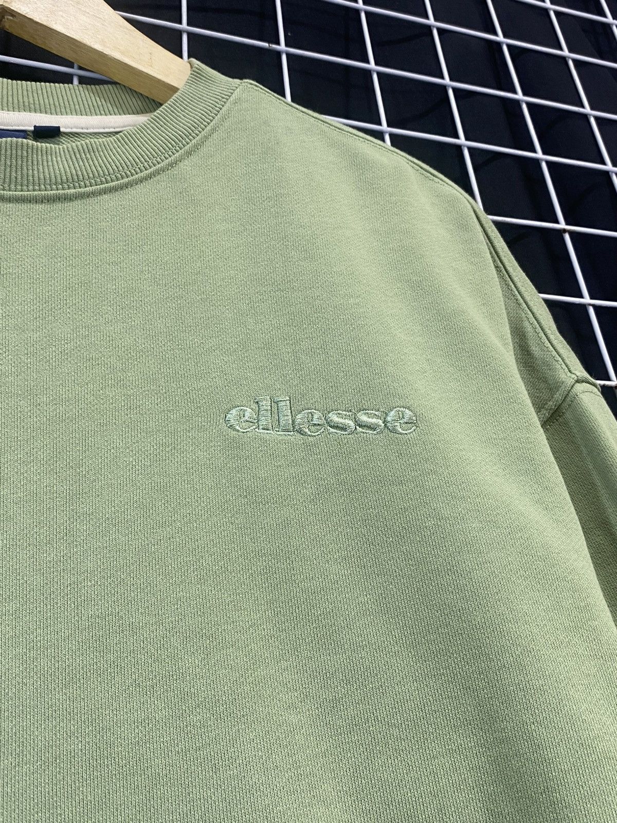 Ellesse ELLESE EMBROIDERED LOGO SWEATSHIRT Size US XL / EU 56 / 4 - 3 Thumbnail