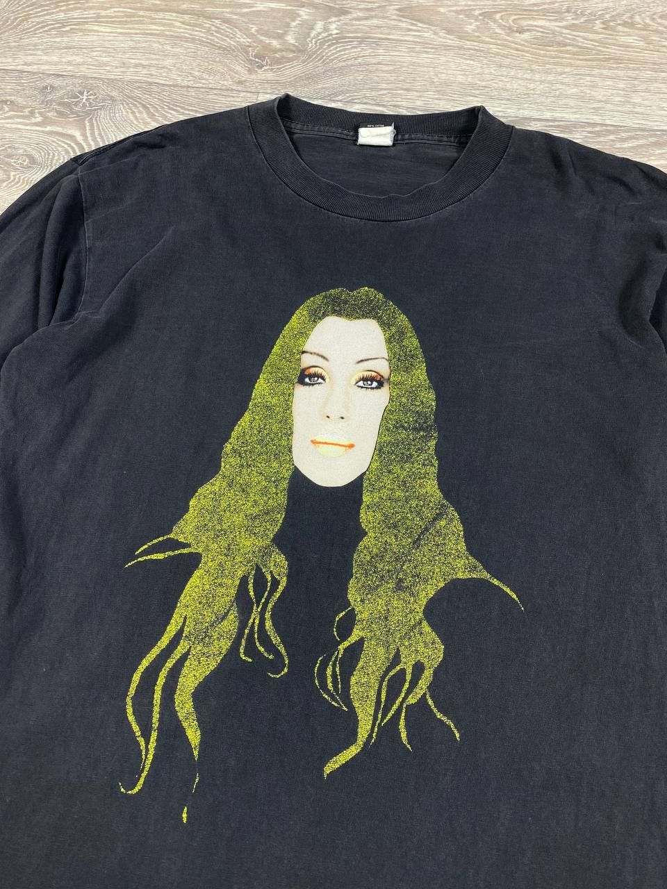 Band Tees Rare Cher 2005 MGM New Year Gold Glitter Long Sleeve Size US L / EU 52-54 / 3 - 3 Thumbnail