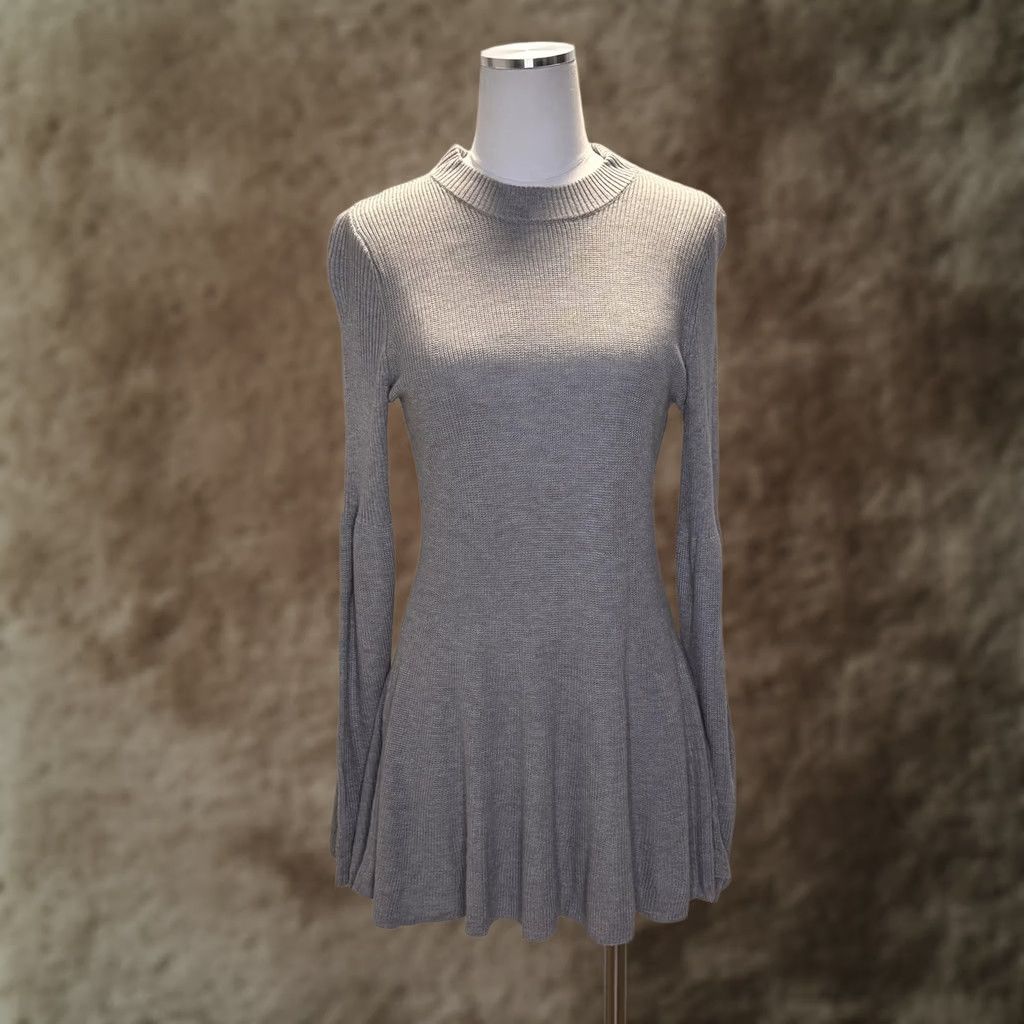 Vintage Laurie Felt Sweater Womens Medium Gray Mock Neck Tunic Long Bell Sleeve Knit Size M / US 6-8 / IT 42-44 - 1 Thumbnail