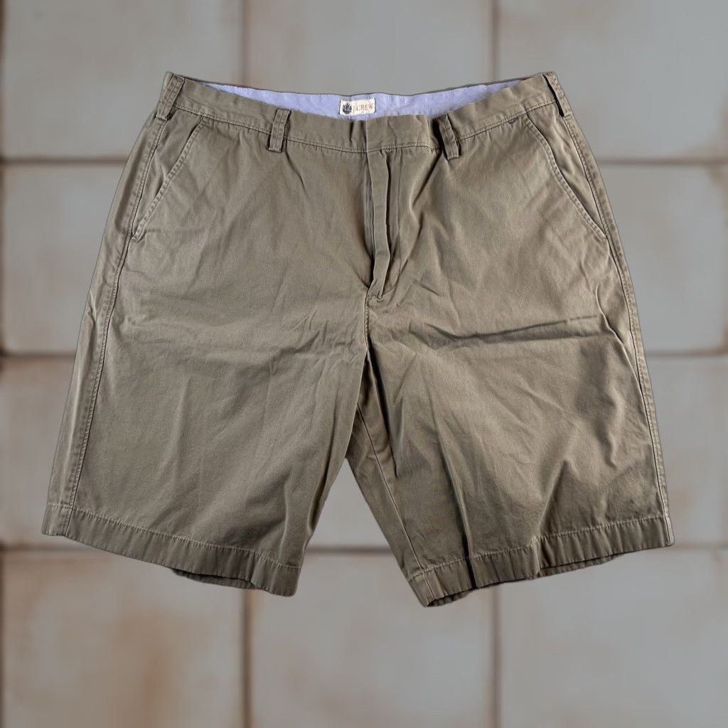 J.Crew J.CREW Flat Front Shorts Khaki Beige Mens 38 Fits 36 Chino Casual Workwear Regular Waist 36x10in Pocket Pockets Twill Cotton Belt Loops Preppy Style Size US 38 / EU 54 - 1 Thumbnail