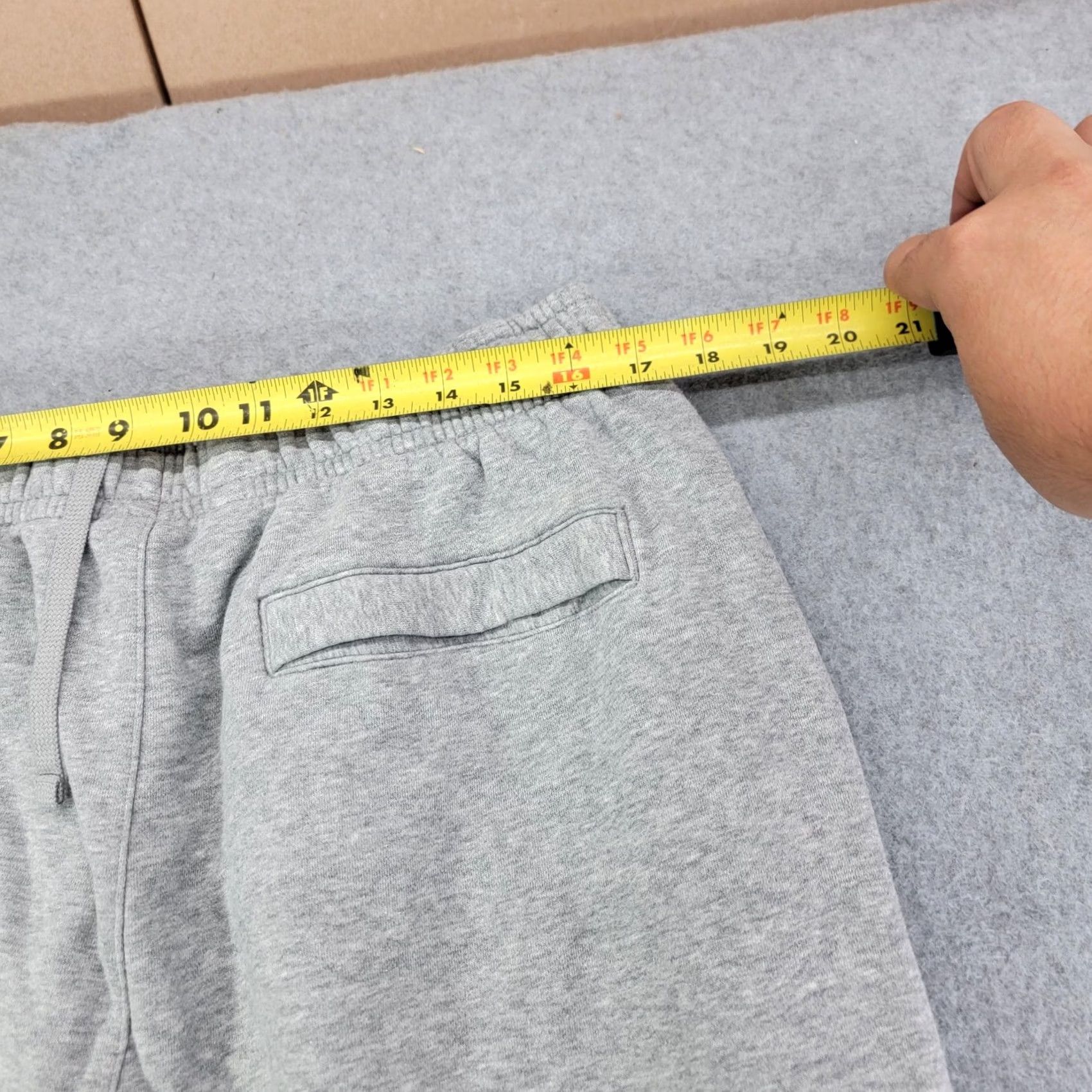 Nike Nike Sweatpants Mens XL Gray Club Fleece Joggers Elastic Waist Pockets Athletic Size US 36 / EU 52 - 7 Thumbnail