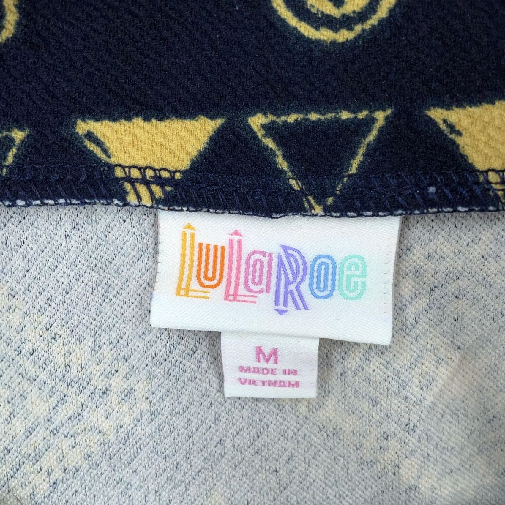 Vintage LuLaRoe Cassie Skirt Womens M Black Geometric Knit Elastic Waist Aztec Pencil Stretch Size 32" / US 10 / IT 46 - 8 Thumbnail