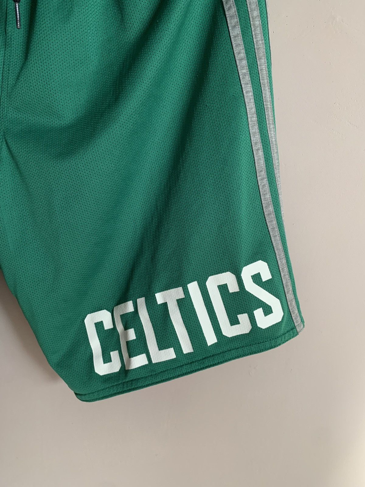 NBA Boston Celtics NBA rap hip hop basketball adidas shorts 2015 Size US 32 / EU 48 - 4 Thumbnail
