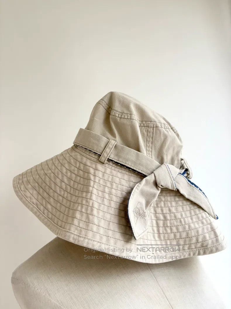 Vivienne Westwood Vivienne Westwood Vintage White Butterfly Knot Saturn Embr Size ONE SIZE - 6 Thumbnail