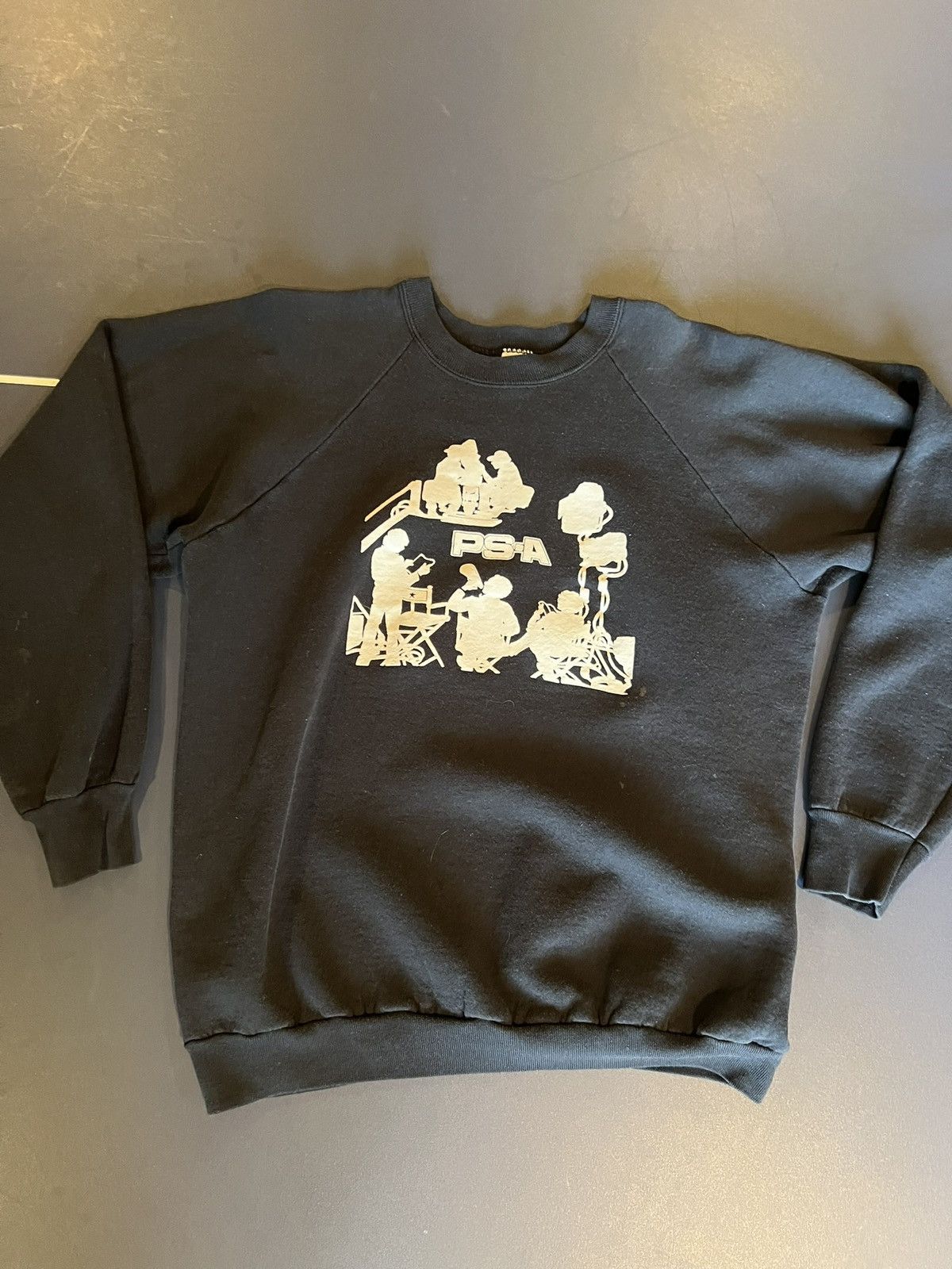 Fruit Of The Loom × Vintage vintage crewneck “behind every shoot” two side graphics Size US XL / EU 56 / 4 - 1 Thumbnail