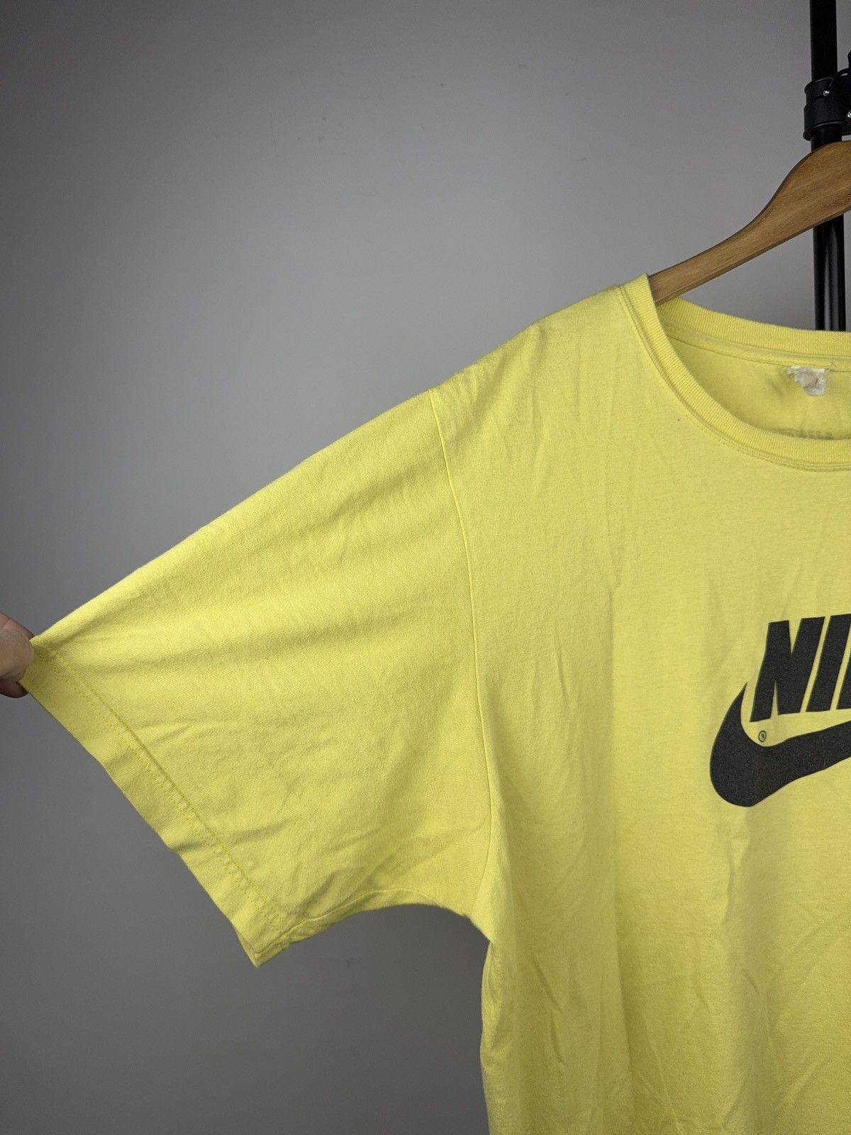 Nike Vintage Retro USA 90s Nike Yellow Tee with Big Swoosh Logo Size US XL / EU 56 / 4 - 10 Thumbnail