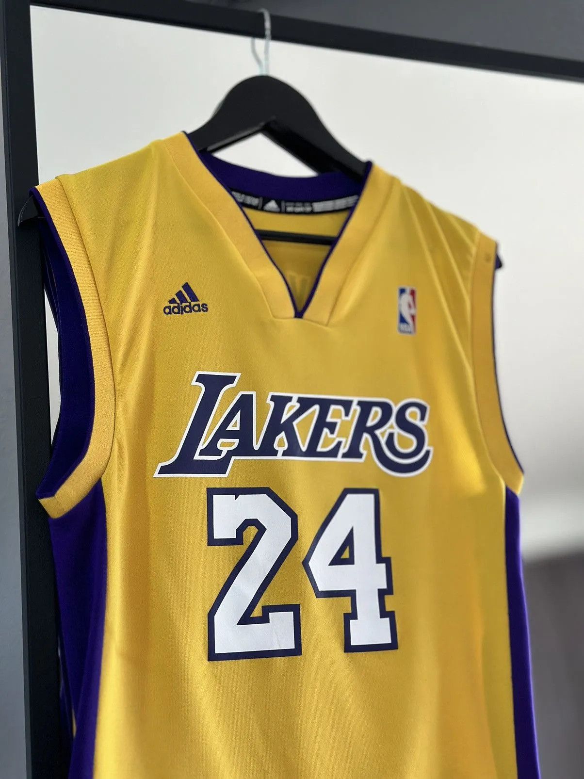 NBA Los Angeles Lakers Basketball Jersey Adidas NBA Kobe BRYANT Size US XS / EU 42 / 0 - 8 Thumbnail