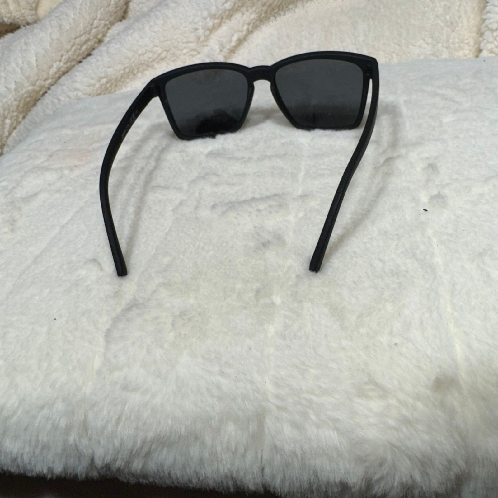 NBDN Nobrandedon Children’s Goodr sunglasses Size ONE SIZE - 4 Thumbnail