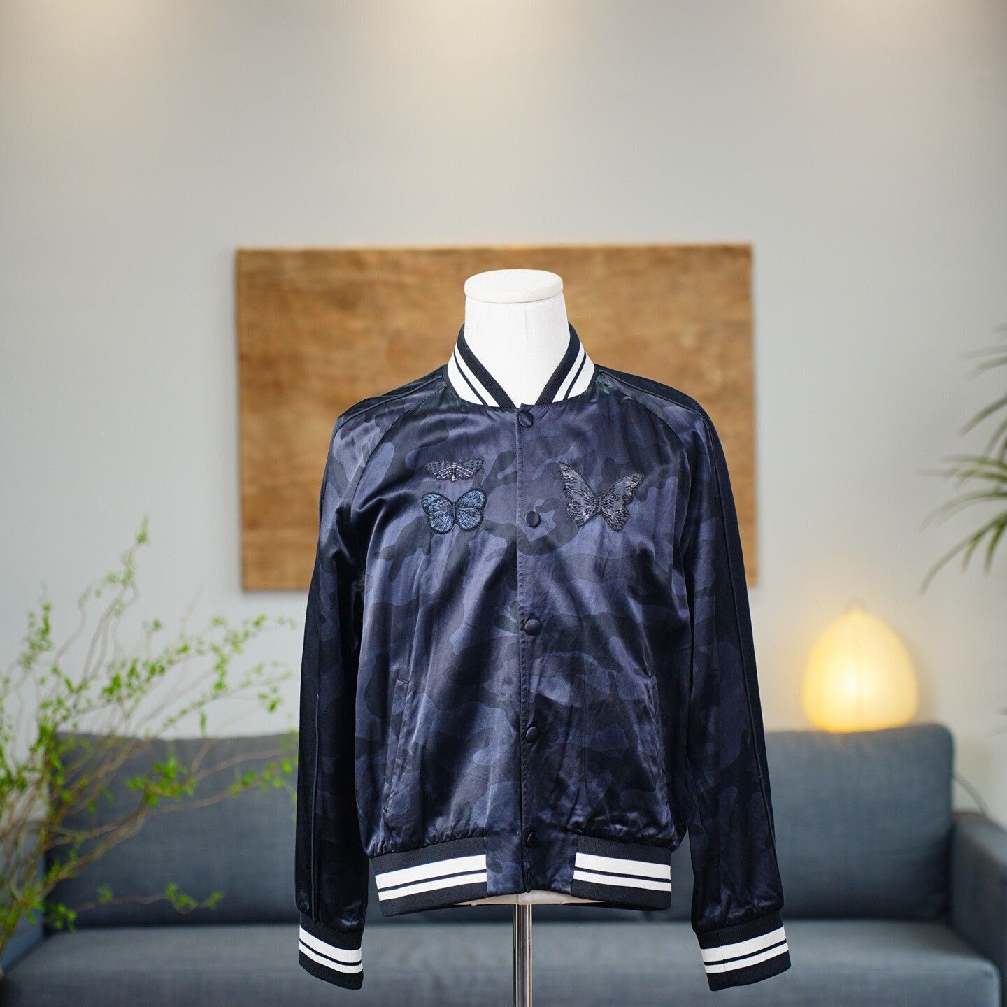 Valentino Valentino Embroidered Light Jacket m Men Size US M / EU 48-50 / 2 - 1 Thumbnail