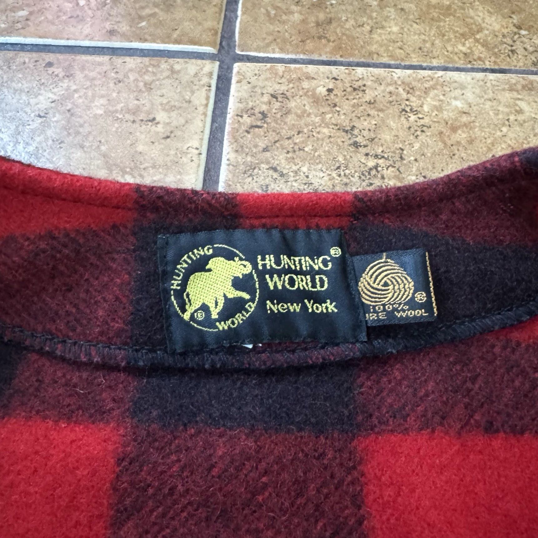 Vintage VTG Hunting World Mackinaw Vest New York Buffalo Plaid Virgin Wool 1960s 70s Size US L / EU 52-54 / 3 - 4 Thumbnail