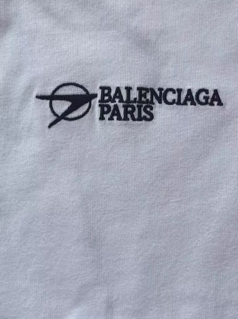 Balenciaga Balenciaga White Short Sleeve T Size US M / EU 48-50 / 2 - 3 Thumbnail