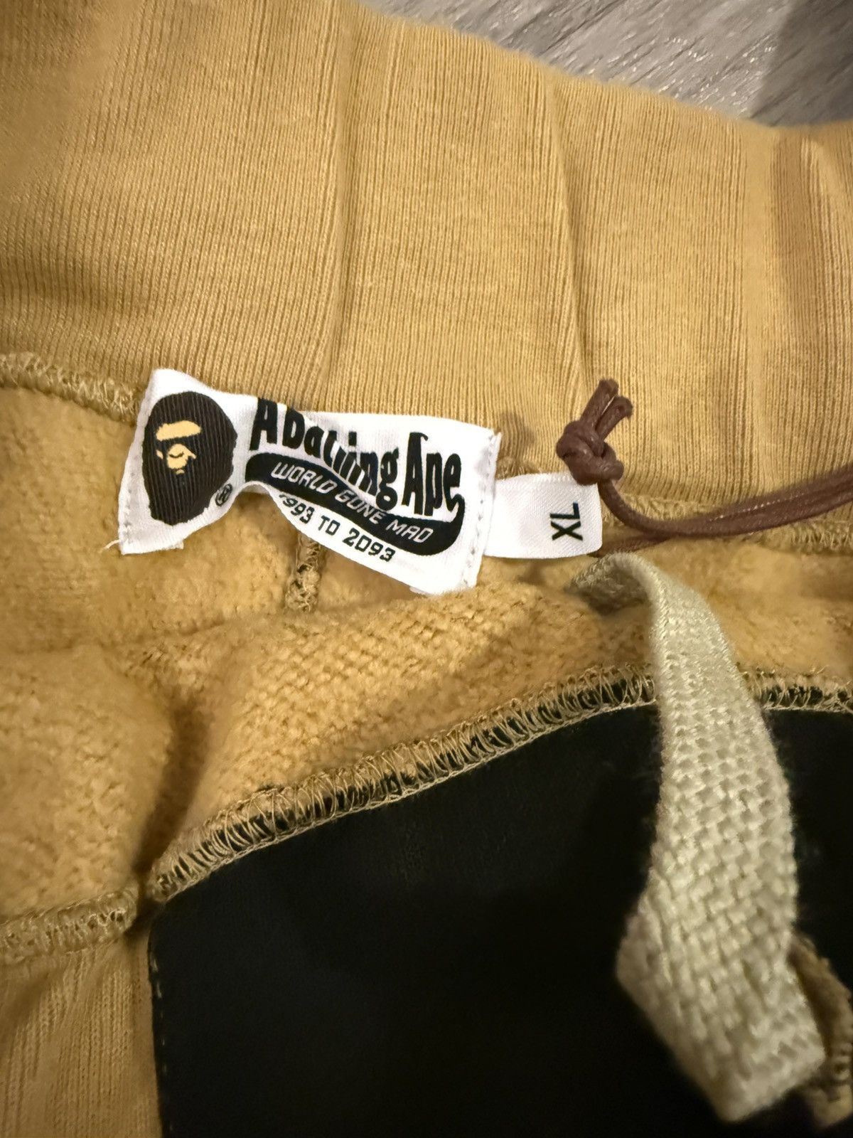 Bape Bape yellow first camo shorts Size US 34 / EU 50 - 4 Thumbnail