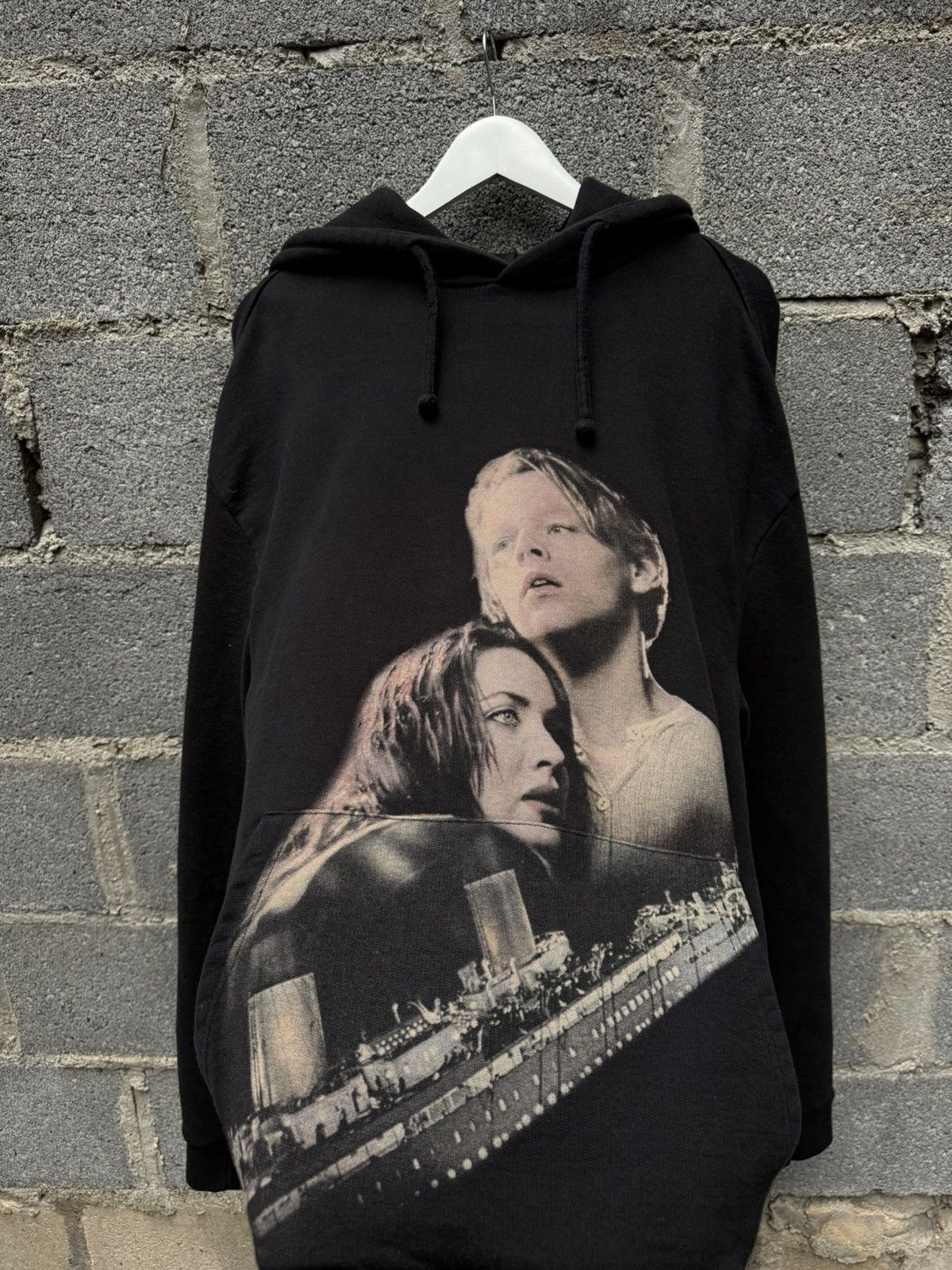 Vetements SS16 Vetements Titanic Hoodie Size US S / EU 44-46 / 1 - 4 Thumbnail