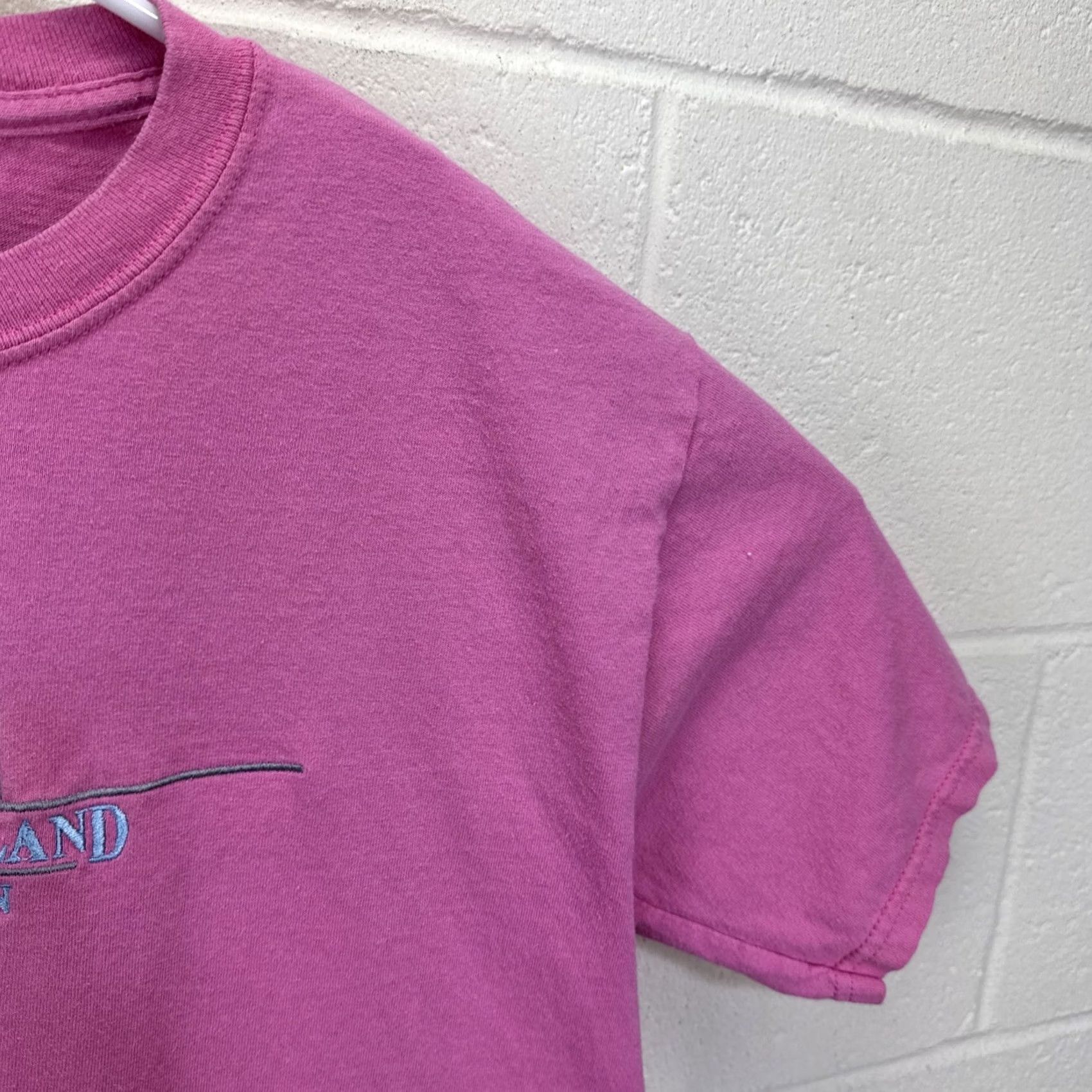 Gildan VINTAGE Mackinac Island T Shirt Pink Embroidered Medium Bridge Destination Shirt Womens 90s Nautical USA Cotton Gildan Size M / US 6-8 / IT 42-44 - 6 Thumbnail