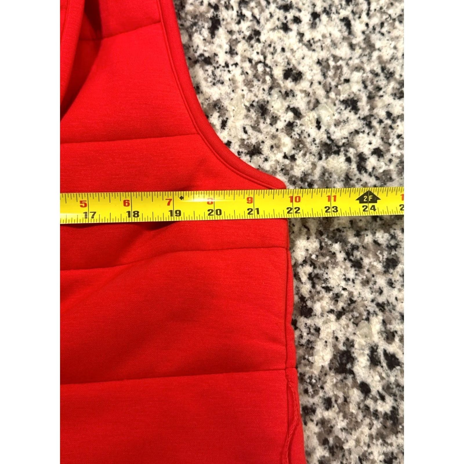 Spanx SPANX AirEssentials Puffer Vest Women's L Red Sleeveless Mid-Length Polyester Wool? No Waist Tie NWT Vintage: No Size L / US 10 / IT 46 - 4 Thumbnail
