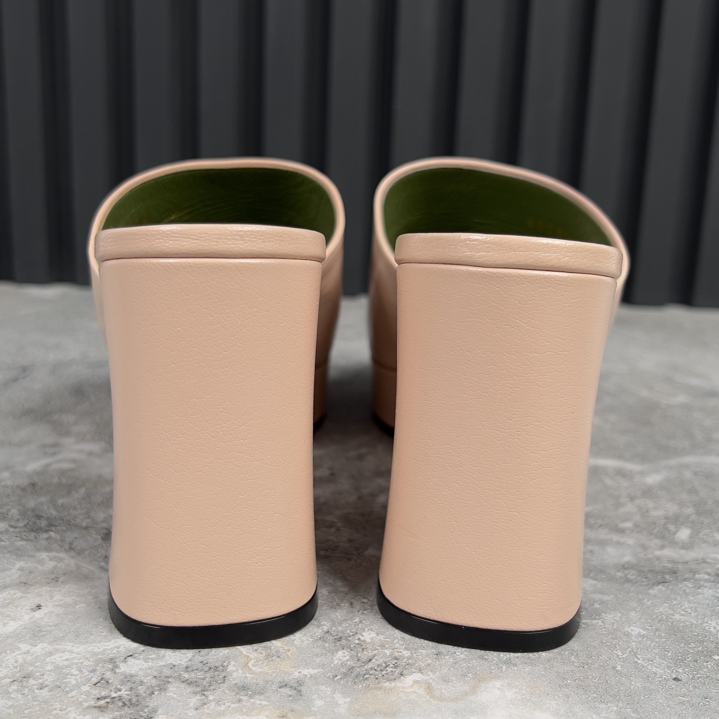 Gucci Gucci Houdan Horsebit Plaform Heel Mules Leather Size US 8.5 / IT 38.5 - 8 Thumbnail