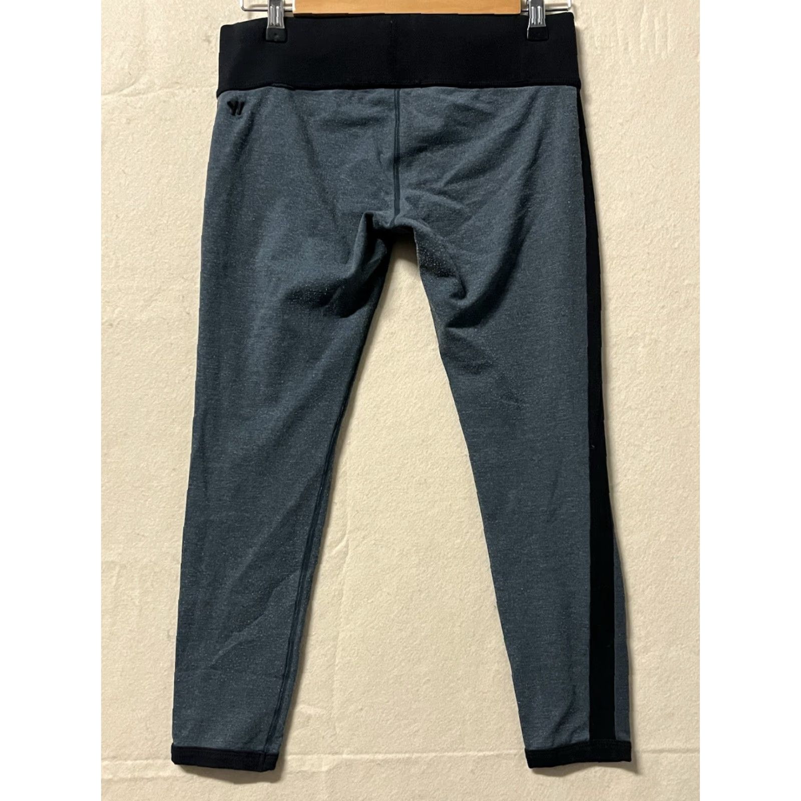 James Perse James Perse Cropped Leggings Women’s Size 1 Gray Made USA Pants Pull On Cropped Features Crop USA Theme Womens Size 25" / US 0 / IT 36 - 2 Thumbnail